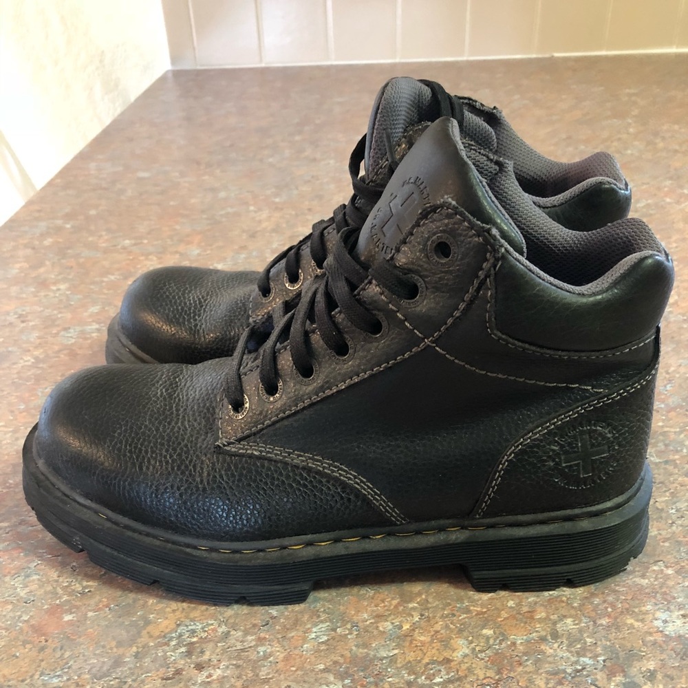 Men’s Size 10 Doc Martens boots in black leather